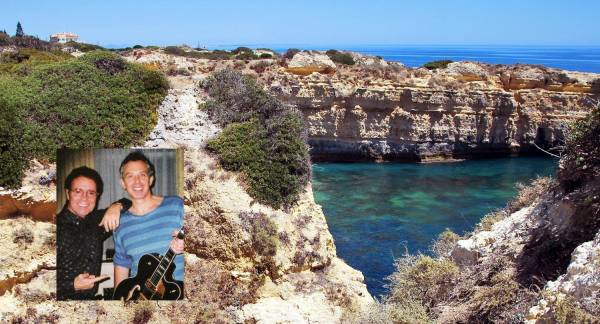 source Genreith/Web CliffRichard estate at Albufeira coast